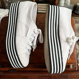 SUPERGA LADIES PLATFORM TENNIES-WHITE CANVAS -NAVY STRIPE SOLE-SZ 37.5 / 5 1/2 M